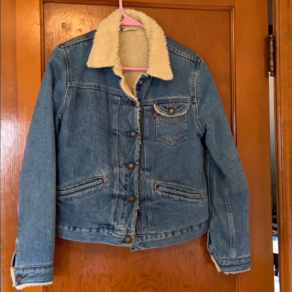 Levi’s denim jacket with Sherpa lining — vintage!